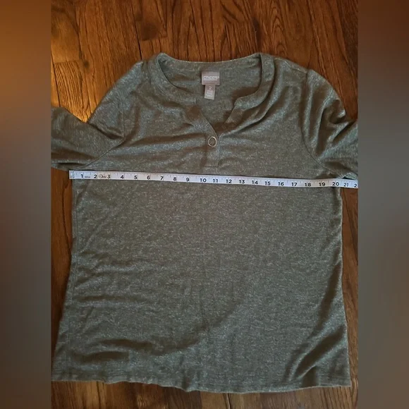 🦋 NWOT Women’s Chicos 3/4 sleeve top COMFY - Picture 7 of 10